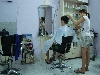 In Ha Noi beim Coiffeur --- endlich diese langen Haare weg! :-) und das am Geburtstag!